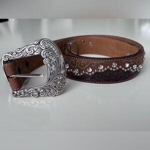 Tony Lama Womens Leather belt with large buckle and crystal accents. Size 36